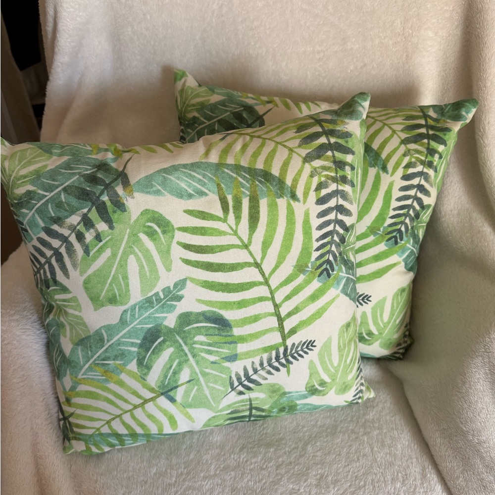 Tropical Leaf Print Throw Pillow Set